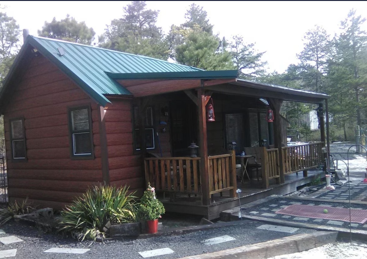 Quiet Cabin in Chatsworth