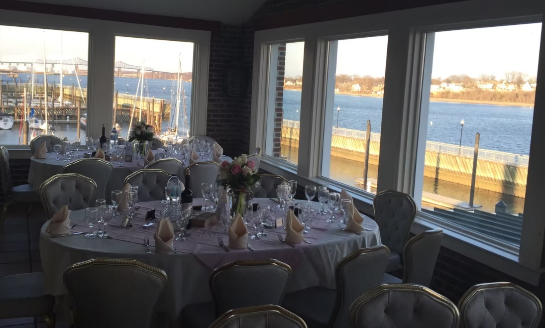 The Barge Restaurant The Barge Restaurant